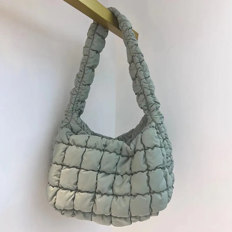 Christmas Gift [EAM] Handle Bag Female Retro Fabric Luxury Shoulder Bag New 2021 Fashion Shopper Pleated Down Bag Clutch Autumn Winter 18A5411