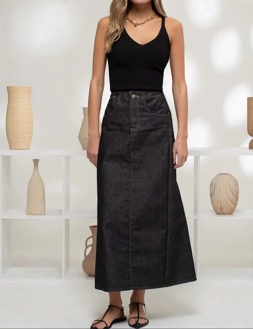 Revival V-Neck Knit Tank Top (Black)
